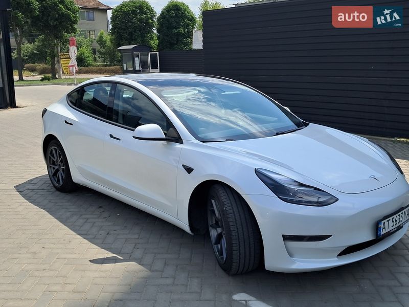 Седан Tesla Model 3 2020 в Ивано-Франковске