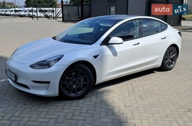 Седан Tesla Model 3 2020 в Івано-Франківську