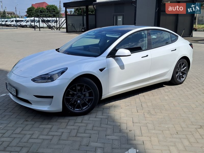 Седан Tesla Model 3 2020 в Ивано-Франковске