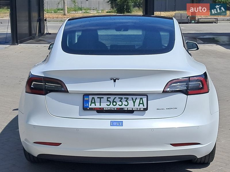 Седан Tesla Model 3 2020 в Ивано-Франковске
