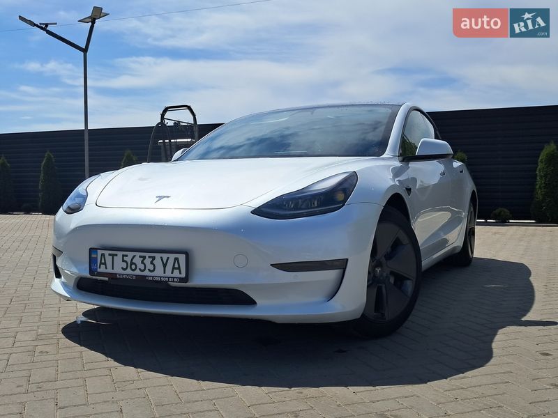 Седан Tesla Model 3 2020 в Ивано-Франковске