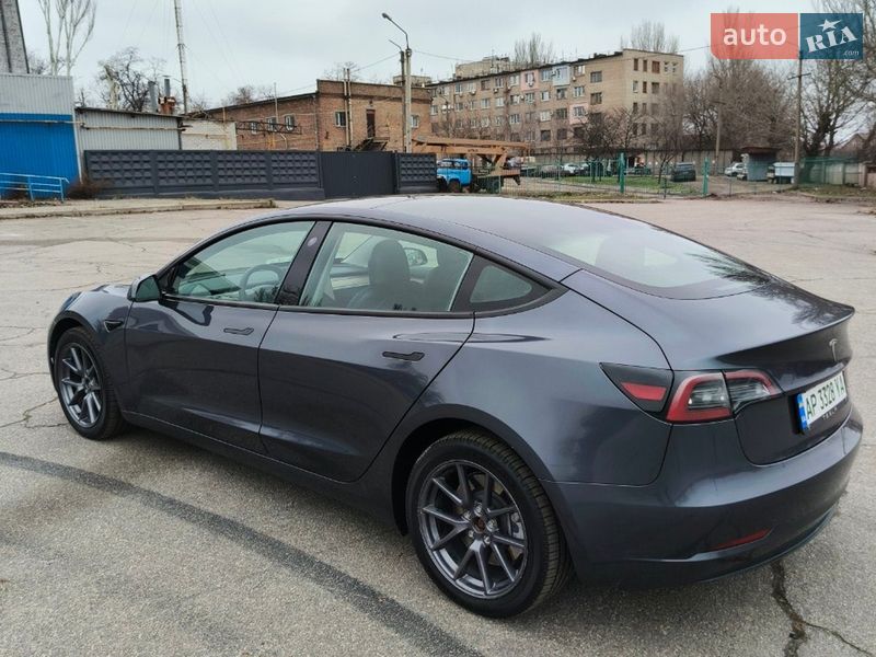 Седан Tesla Model 3 2023 в Дніпрі