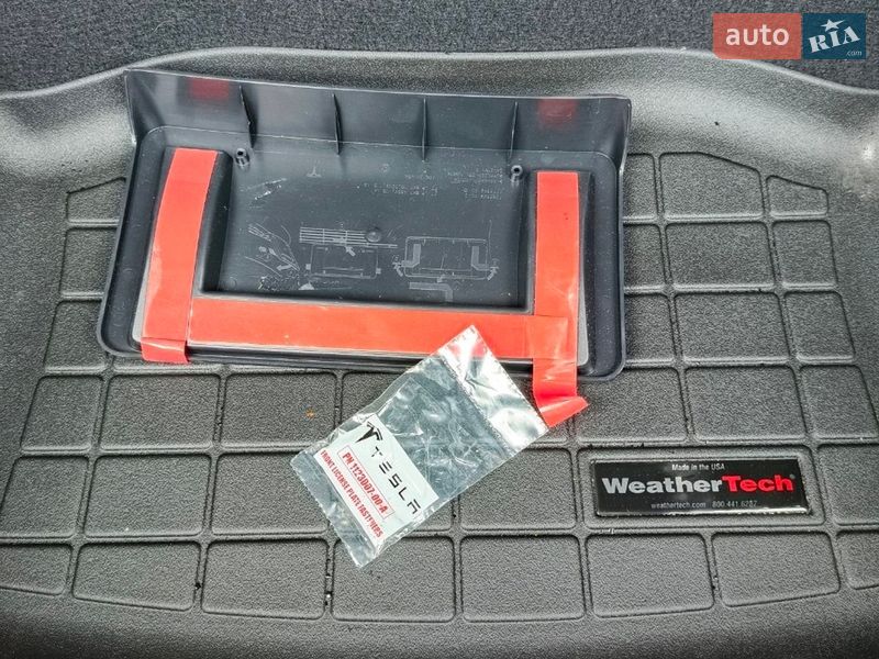 Седан Tesla Model 3 2023 в Дніпрі