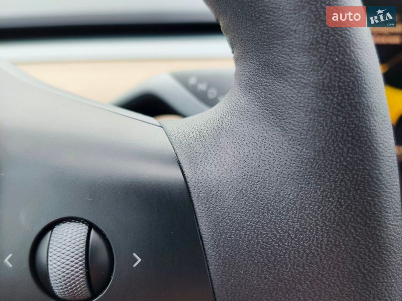 Седан Tesla Model 3 2023 в Дніпрі