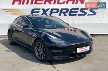 Седан Tesla Model 3 2020 в Киеве