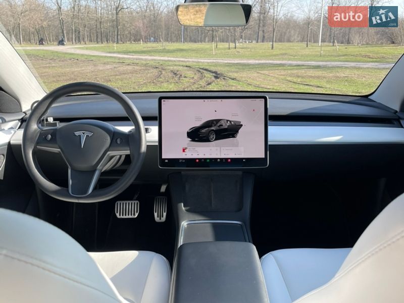 Седан Tesla Model 3 2022 в Кропивницькому