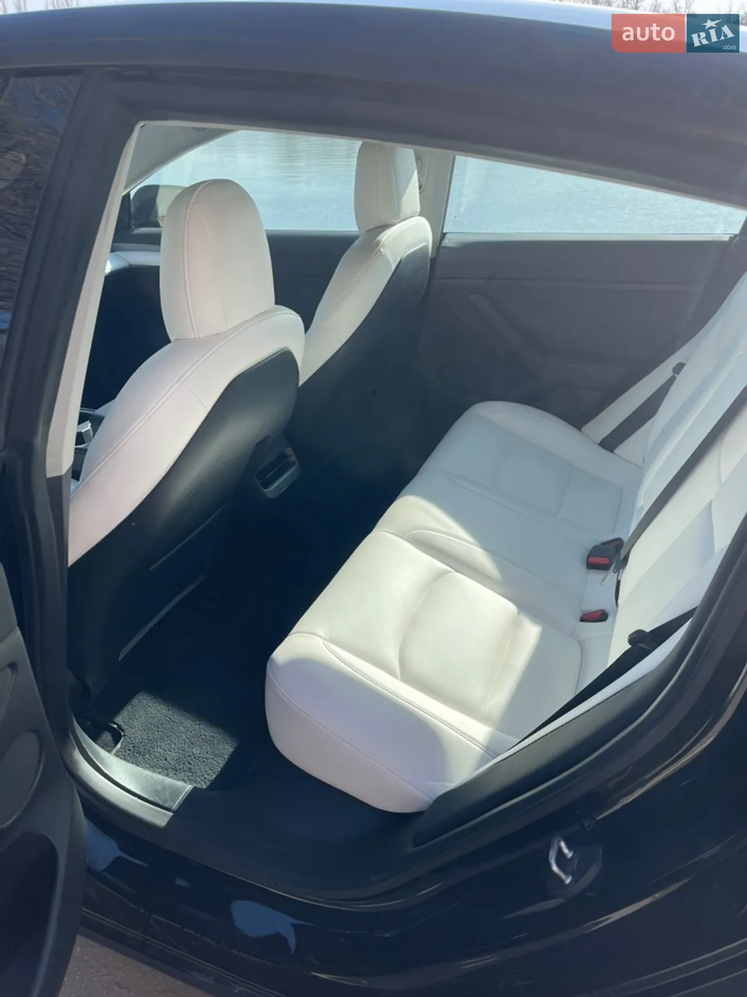 2022 Tesla Model 3 - мініатюра 11