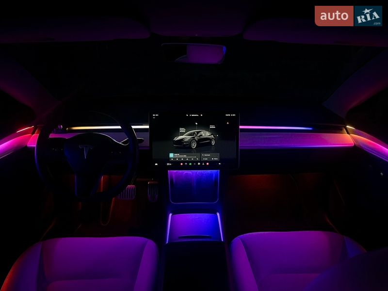 Седан Tesla Model 3 2022 в Кропивницком