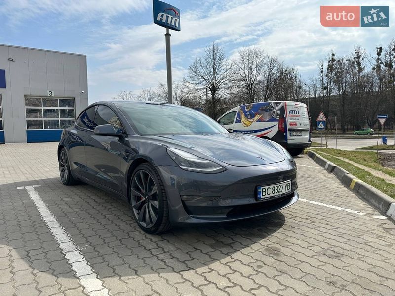 Tesla Model 3 2020