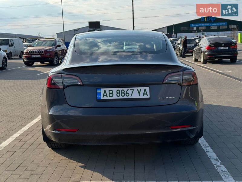 Седан Tesla Model 3 2023 в Виннице