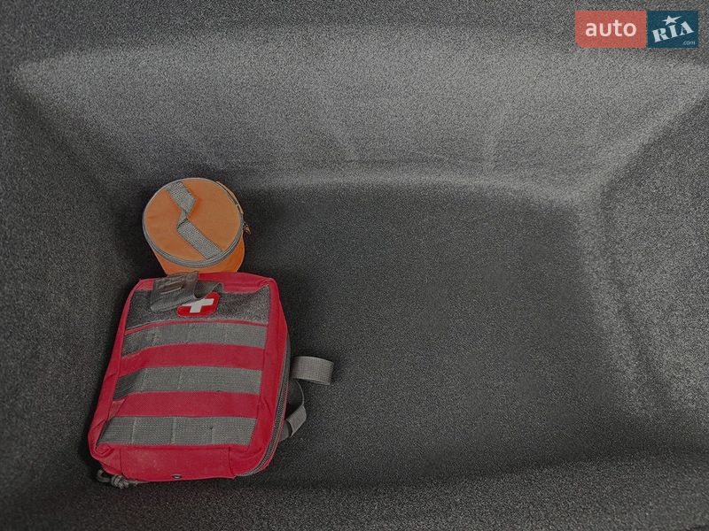 Седан Tesla Model 3 2024 в Кропивницком фото 10 Седан Tesla Model 3 2024 в Кропивницком