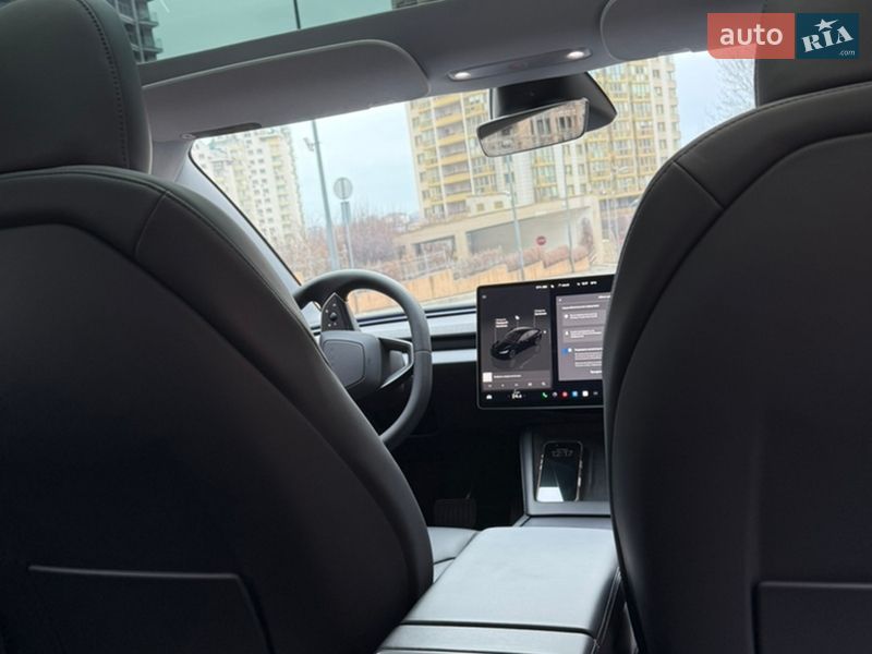 Седан Tesla Model 3 2025 в Києві