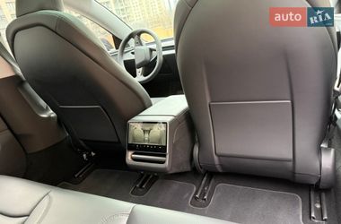Седан Tesla Model 3 2025 в Києві