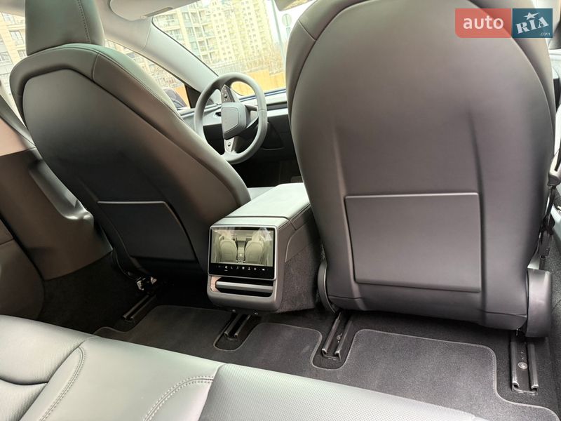 Седан Tesla Model 3 2025 в Києві