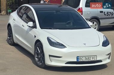 Седан Tesla Model 3 2023 в Львові