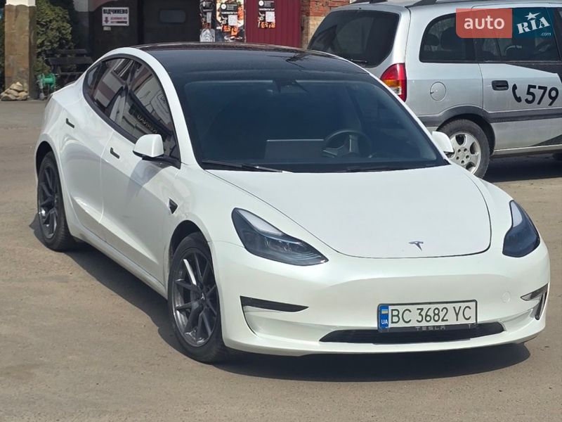 Седан Tesla Model 3 2023 в Львове фото Седан Tesla Model 3 2023 в Львове