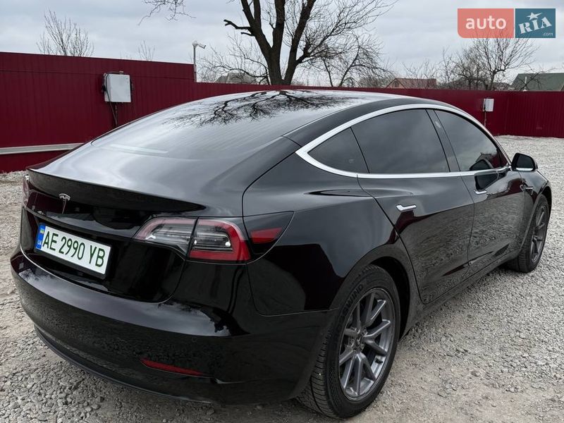 Седан Tesla Model 3 2019 в Павлограді