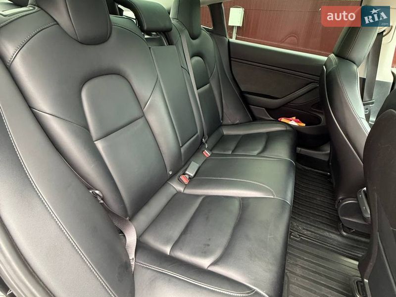 Седан Tesla Model 3 2019 в Павлограді