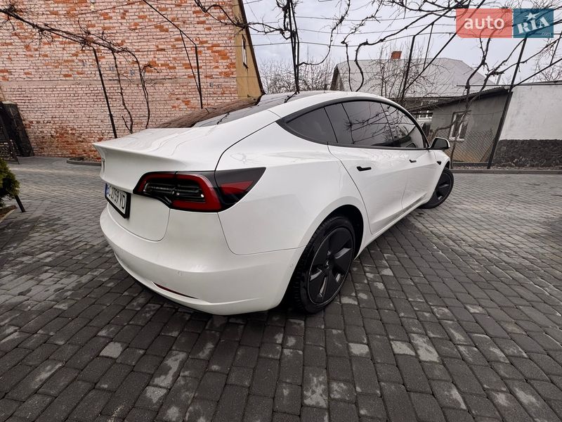 Седан Tesla Model 3 2021 в Самборе