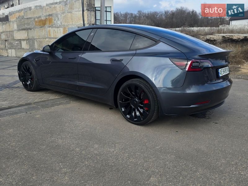 Седан Tesla Model 3 2022 в Днепре