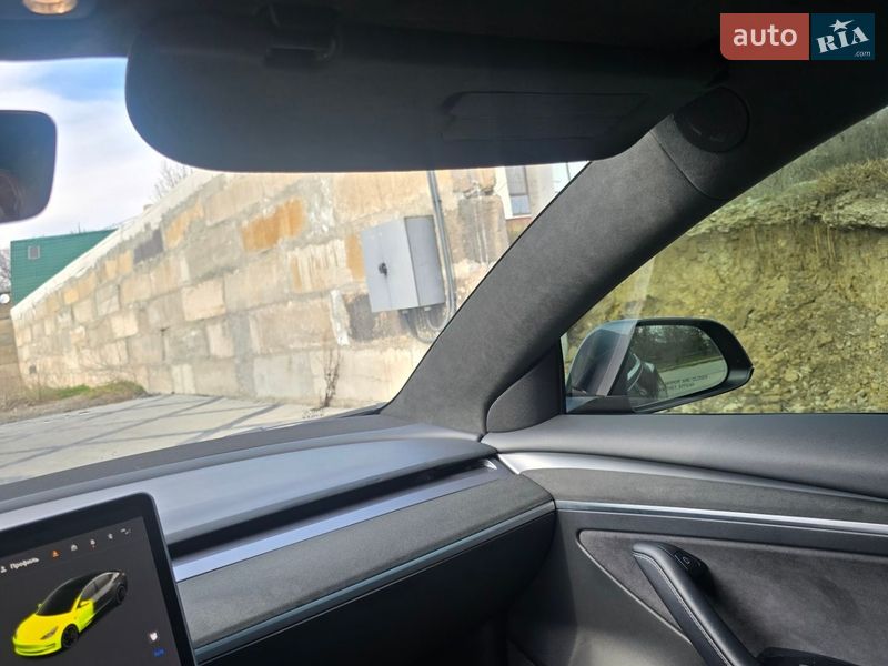 Седан Tesla Model 3 2022 в Днепре
