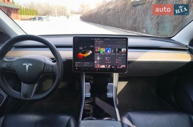 Седан Tesla Model 3 2020 в Дніпрі