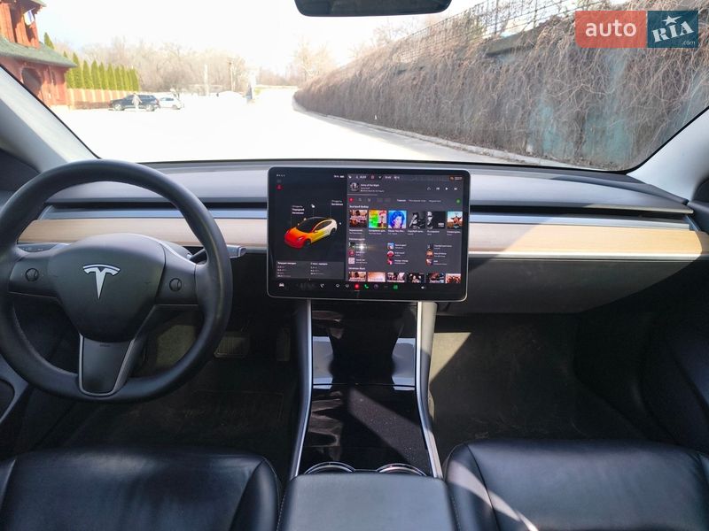Седан Tesla Model 3 2020 в Дніпрі