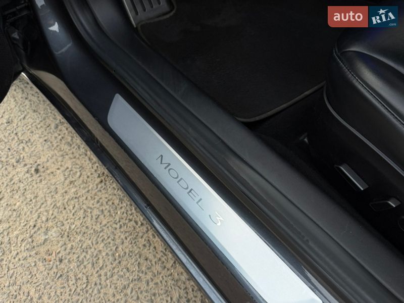 Седан Tesla Model 3 2018 в Ковеле
