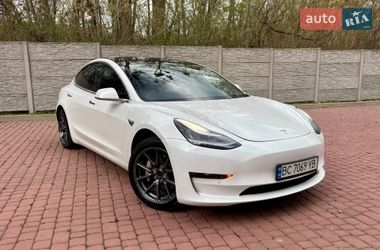 Седан Tesla Model 3 2019 в Львове