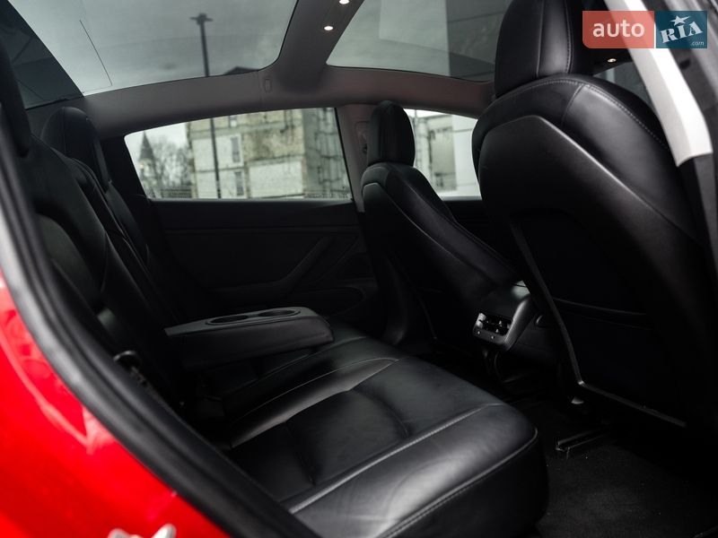 Седан Tesla Model 3 2018 в Житомирі