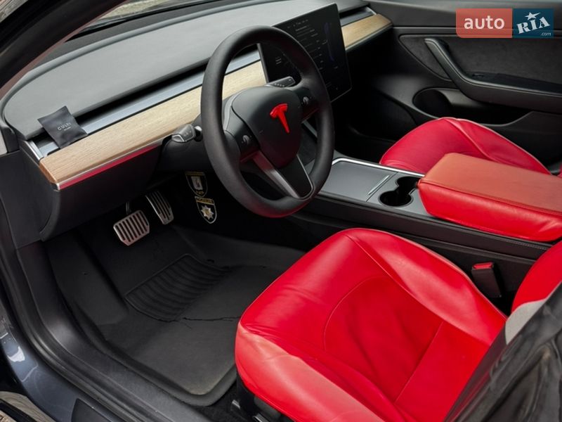 Седан Tesla Model 3 2021 в Києві