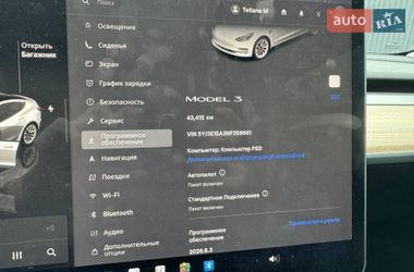 Седан Tesla Model 3 2022 в Киеве