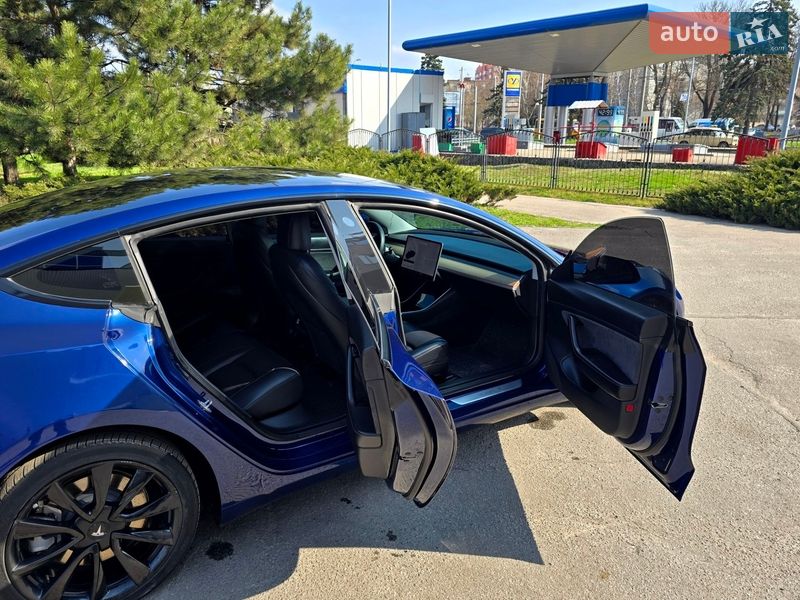 Седан Tesla Model 3 2019 в Полтаве