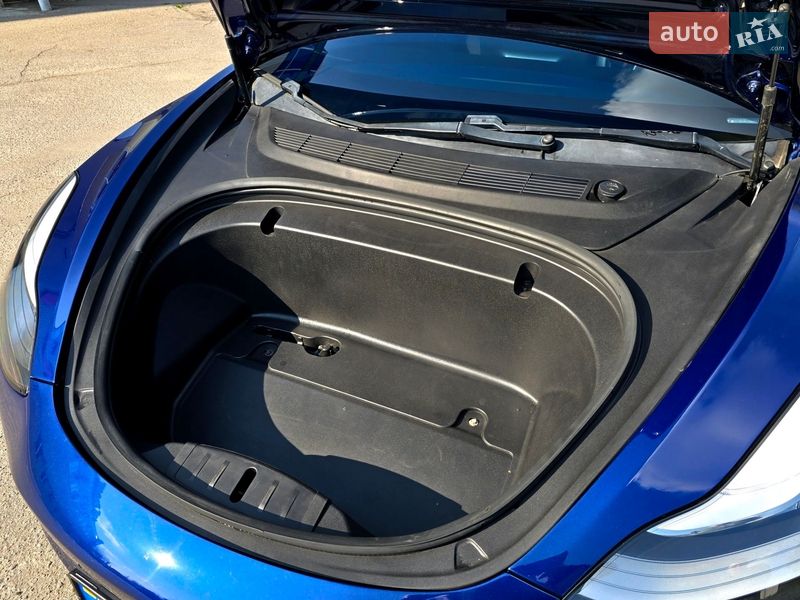 Седан Tesla Model 3 2019 в Полтаве