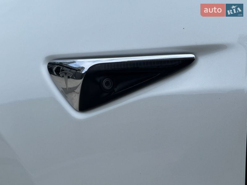 Седан Tesla Model 3 2019 в Киеве