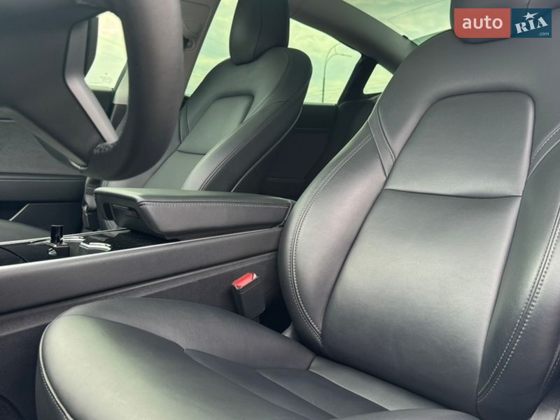 Седан Tesla Model 3 2019 в Киеве