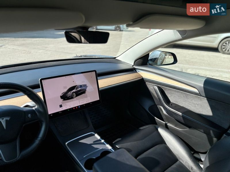 Седан Tesla Model 3 2022 в Киеве