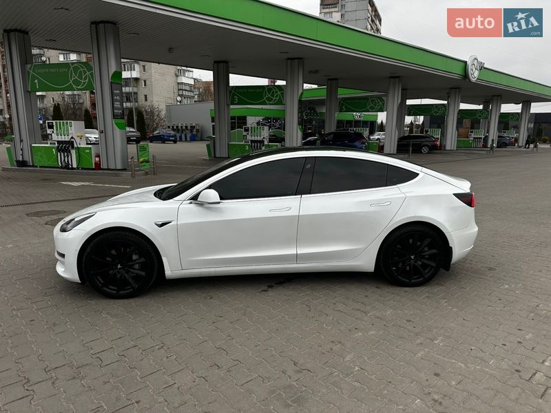 Седан Tesla Model 3 2019 в Житомирі