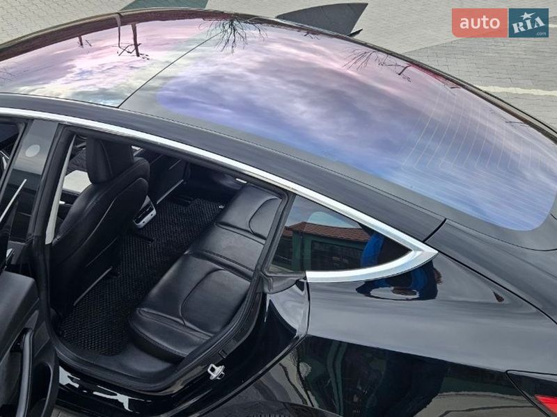 Седан Tesla Model 3 2018 в Ирпене