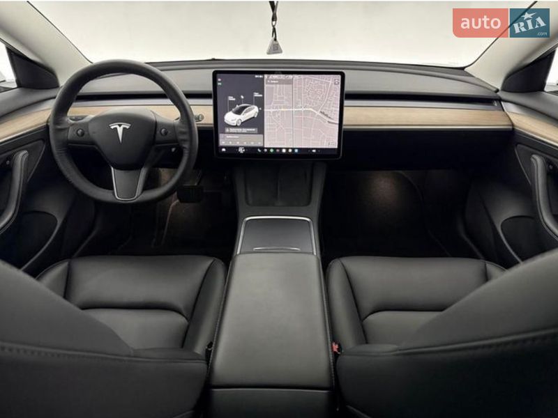 Седан Tesla Model 3 2023 в Києві