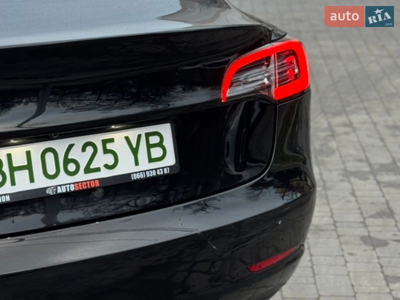 Седан Tesla Model 3 2022 в Одесі