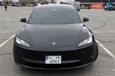 Седан Tesla Model 3 2024 в Києві