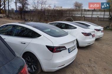 Седан Tesla Model 3 2019 в Ужгороде
