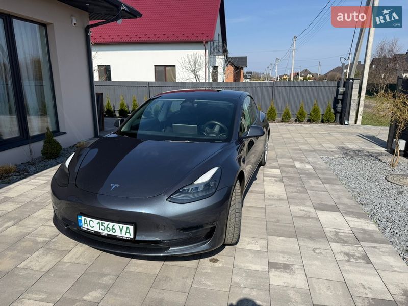 Tesla Model 3 2022