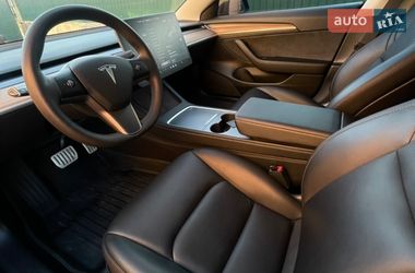 Седан Tesla Model 3 2021 в Коростене