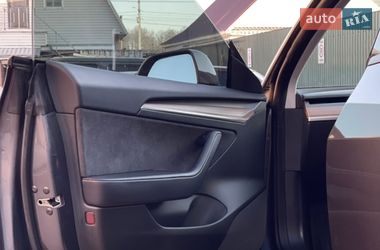 Седан Tesla Model 3 2021 в Коростене