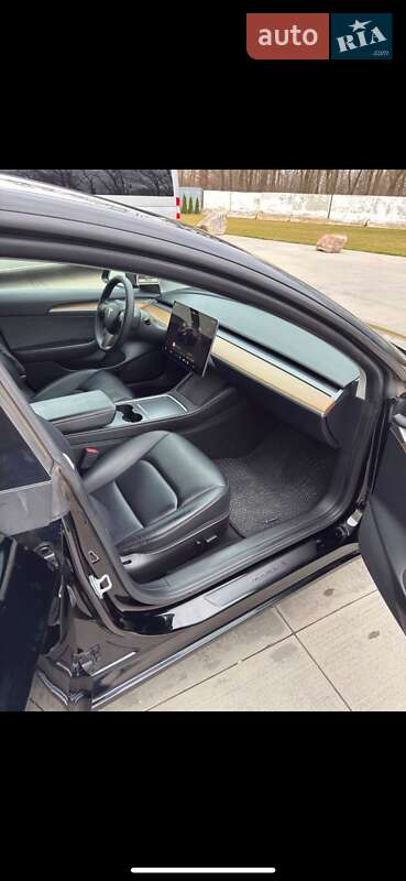 Седан Tesla Model 3 2022 в Ківерцях