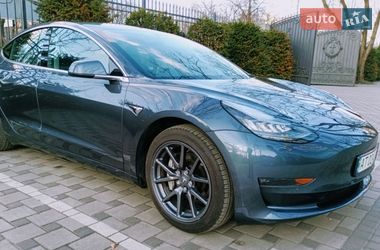 Седан Tesla Model 3 2019 в Киеве