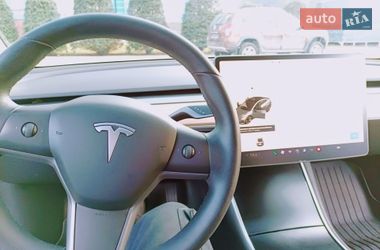 Седан Tesla Model 3 2019 в Киеве