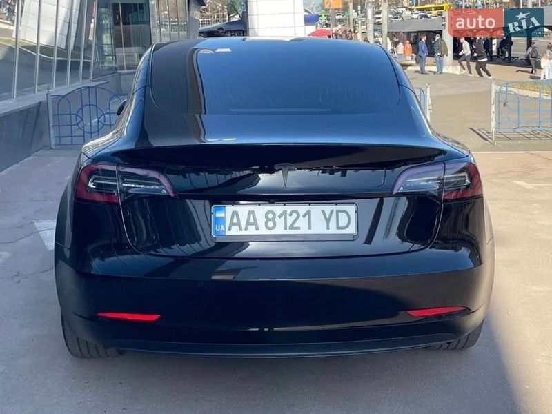Седан Tesla Model 3 2019 в Киеве